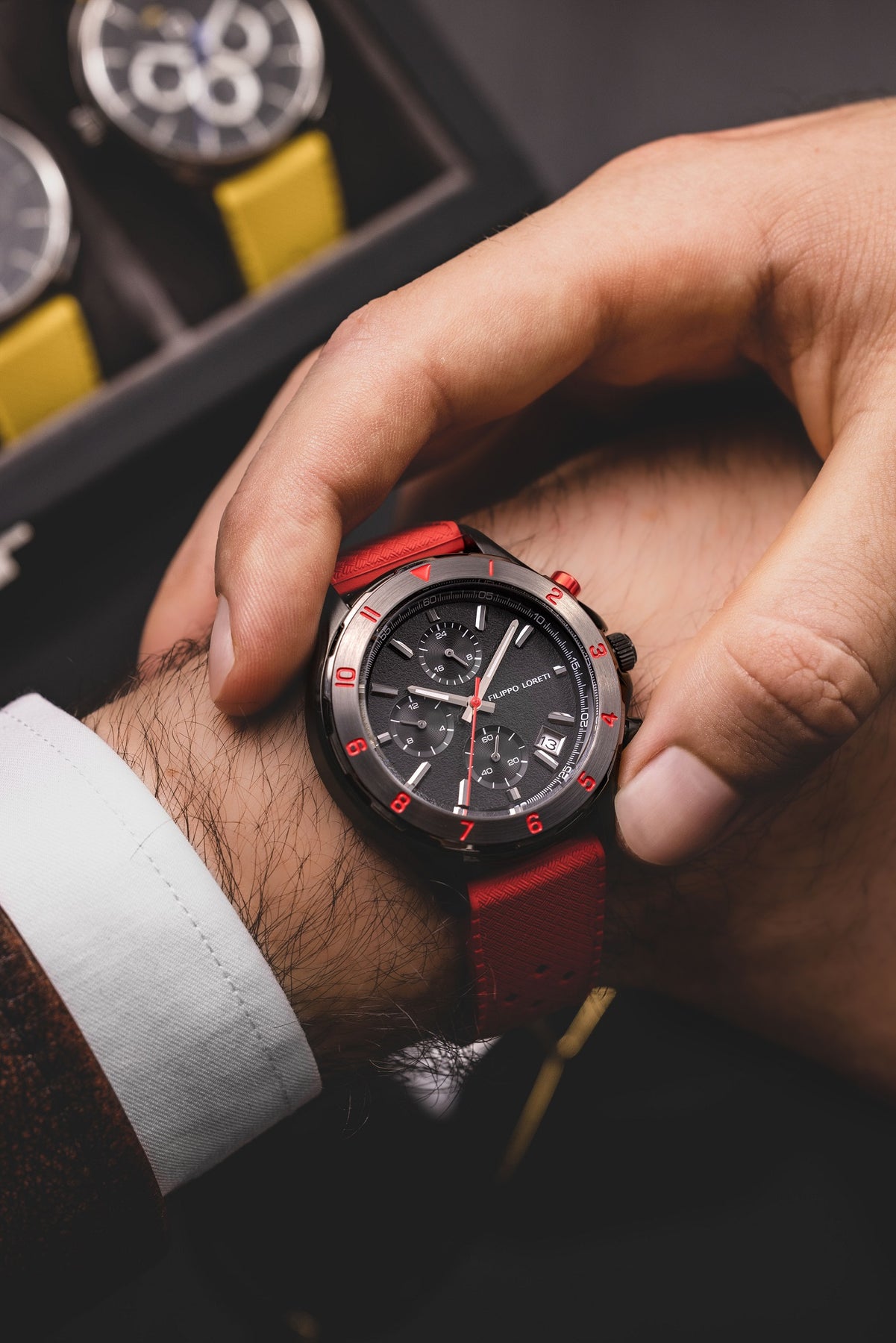 Pista Scarlet Striker Red Rubber
