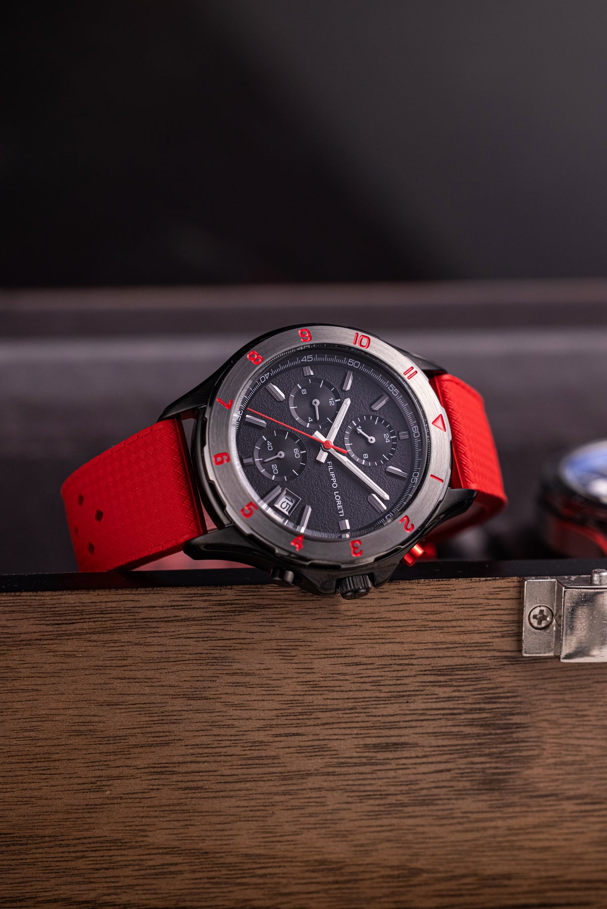 Pista Scarlet Striker Red Rubber