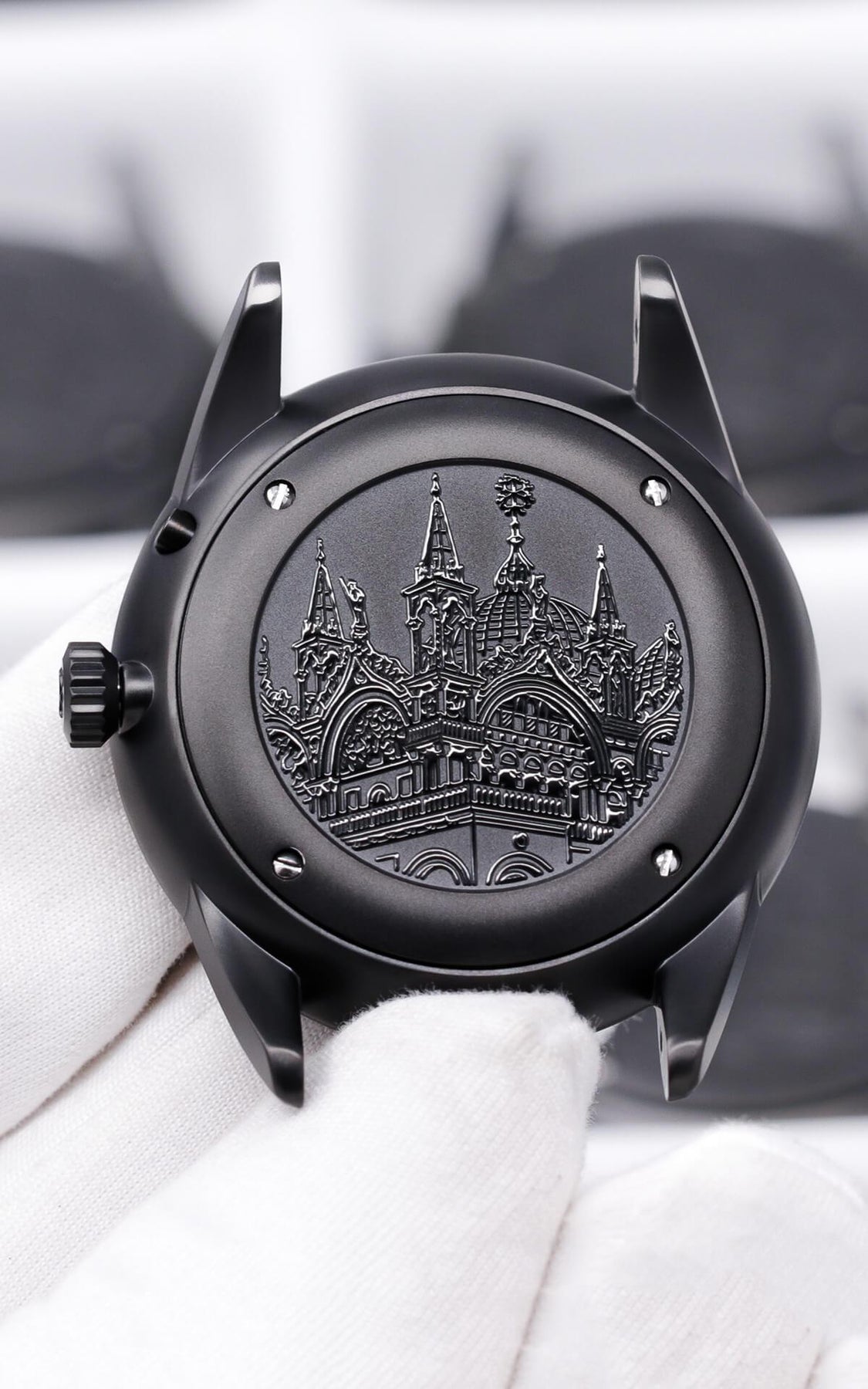 Venice Moonphase Black Gold Mesh - Filippo Loreti